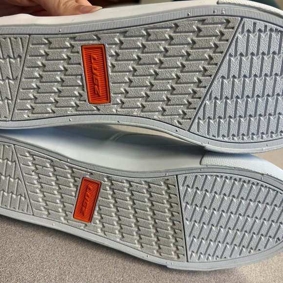 Woman's Lugz white slip on shoes size 8 - Picture 5 of 5